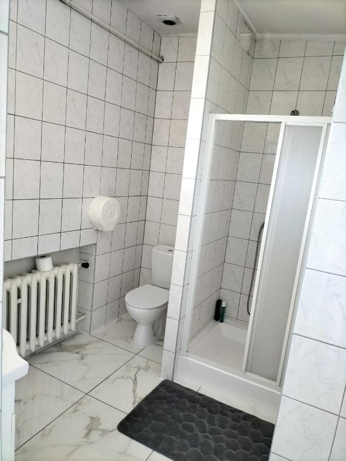 Restauracja Pod Jablonia Hotel Lacko ภายนอก รูปภาพ